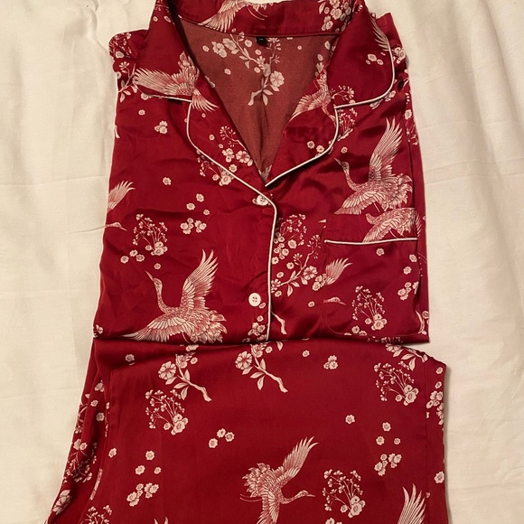 Silky Pajama Set Red & White Short Sleeve Button Front Medium EUC - Picture 4 of 5